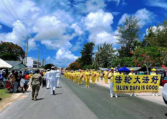 Image for article Saipan : Le Falun Dafa bien accueilli dans le défilé du Jour de la Libération