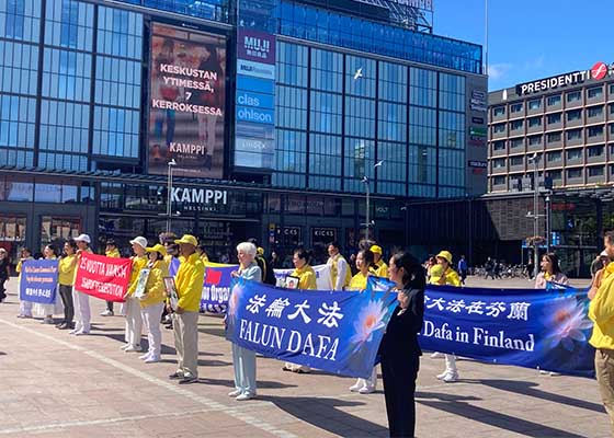 Image for article Finlande : Rassemblement et défilé à Helsinki pour marquer les 25 ans de la persécution