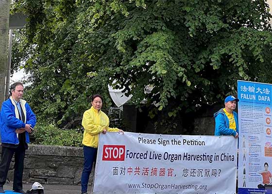 Image for article Écosse : Manifestation devant le consulat chinois appelant à la fin de la persécution du Falun Gong