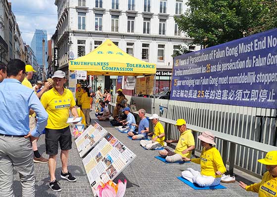 Image for article Les pratiquants de Falun Gong en Belgique ont organisé des activités pour souligner les vingt-cinq ans de résistance à la persécution