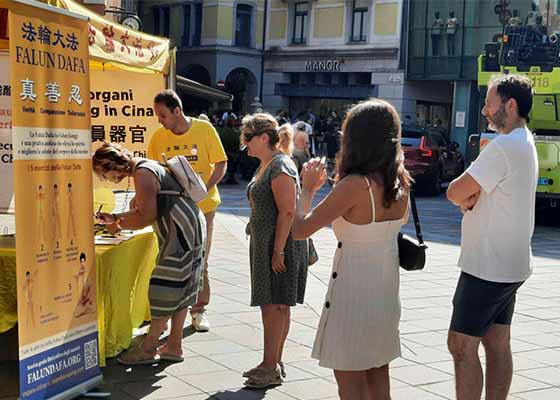 Image for article Suisse : Les gens soutiennent et admirent le Falun Dafa à l’occasion du 20 juillet