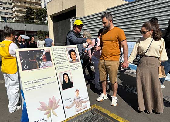 Image for article Brésil : Les gens manifestent leur soutien au Falun Dafa lors d’activités dénonçant les vingt-cinq ans de persécution en Chine