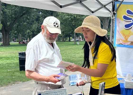 Image for article Ontario, Canada : Les gens apprennent le Falun Gong et ressentent l’énergie au Ribfest de London