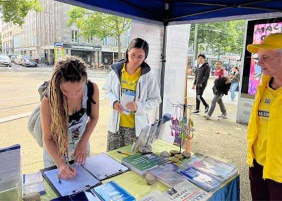 Image for article France : Des activités pour mettre fin à la persécution en Chine