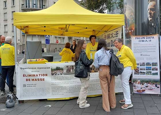 Image for article France : La population condamne la persécution du Falun Dafa et signe des pétitions pour y mettre fin