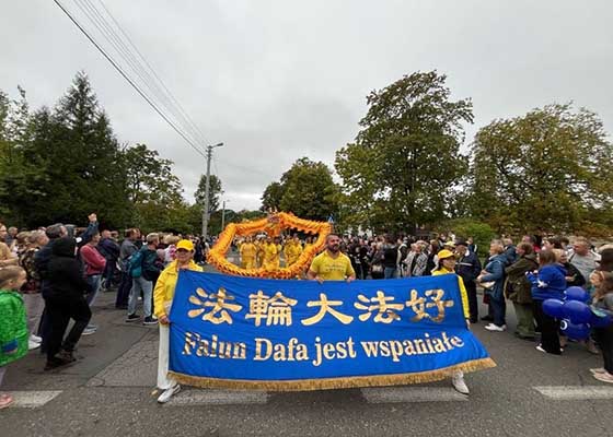 Image for article Pologne : Un groupe de Falun Dafa se produit au Festival des récoltes à Skierniewice