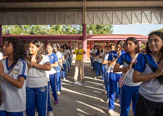 Image for article Mexique : Plus de six cents enseignants et étudiants apprennent les exercices de Falun Dafa