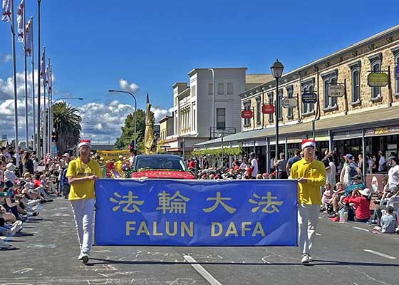 Image for article Des pratiquants de Falun Gong dans trois défilés de Noël en Australie-Méridionale