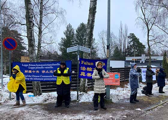 Image for article Finlande : Les pratiquants de Falun Gong dénoncent la persécution du PCC à l’occasion de la journée de commémoration de l’Holocauste