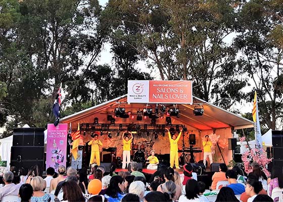 Image for article Perth, Australie : Présentation du Falun Dafa lors des célébrations du Nouvel An lunaire vietnamien