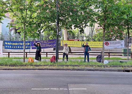 Image for article Hongrie : Rassemblement devant le consulat chinois à Budapest pour marquer l’anniversaire de l’Appel du 25 avril