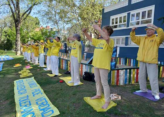 Image for article Espagne : Le public soutient la manifestation pacifique des pratiquants