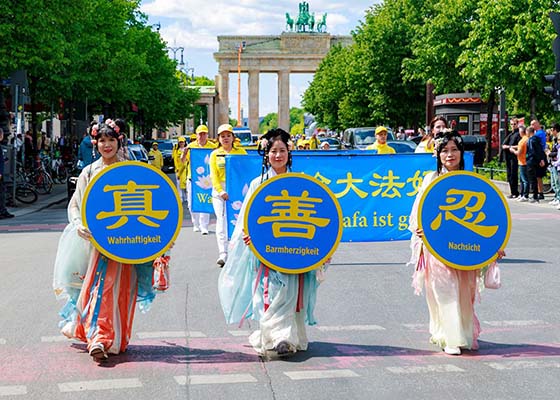 Image for article Berlin : Célébration de la Journée mondiale du Falun Dafa et du principe Authenticité-Bienveillance-Tolérance