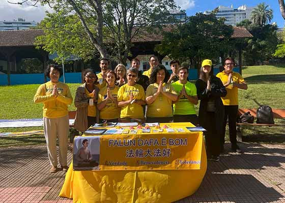 Image for article Brésil : Les pratiquants et le public célèbrent la Journée mondiale du Falun Dafa