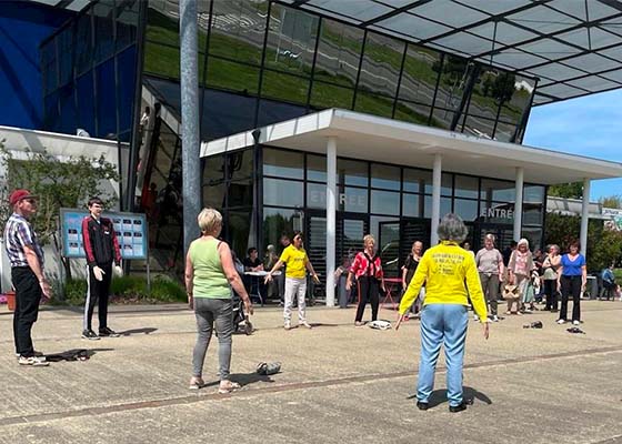 Image for article France : Les habitants sont impatients d’apprendre le Falun Dafa à l’occasion du Salon du bien-être et du bio