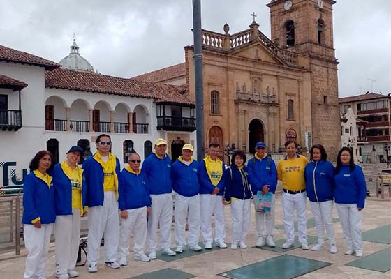 Image for article Colombie : Les pratiquants célèbrent la Journée mondiale du Falun Dafa