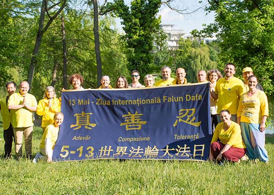 Image for article Roumanie : La Journée mondiale du Falun Dafa est célébrée à Bucarest