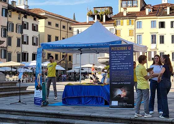 Image for article Italie : Présentation du Falun Dafa à Udine