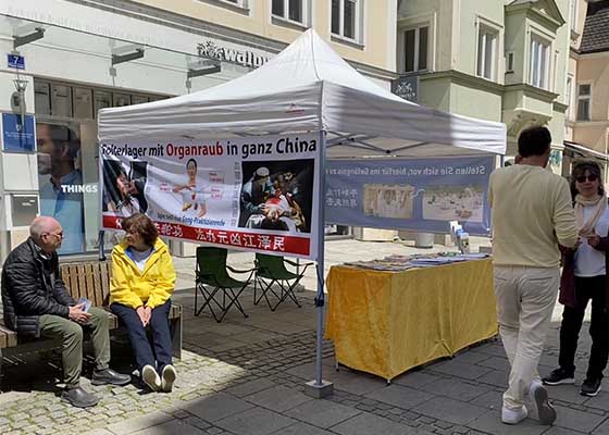 Image for article Ingolstadt, Allemagne : Présentation du Falun Dafa au public