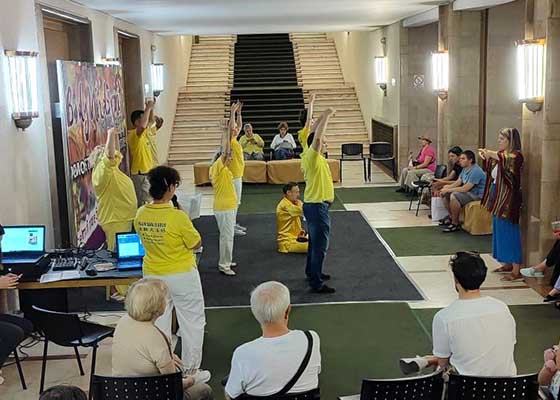 Image for article Roumanie : Le Falun Dafa accueilli à l’exposition « Body Mind Spirit »