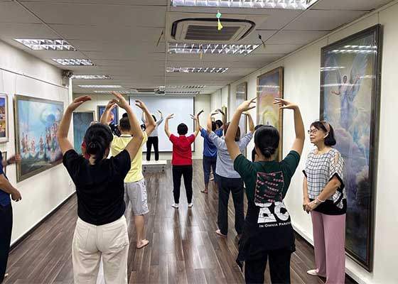 Image for article Singapour : De nouveaux pratiquants assistent à un cours de neuf jours d’introduction au Falun Dafa