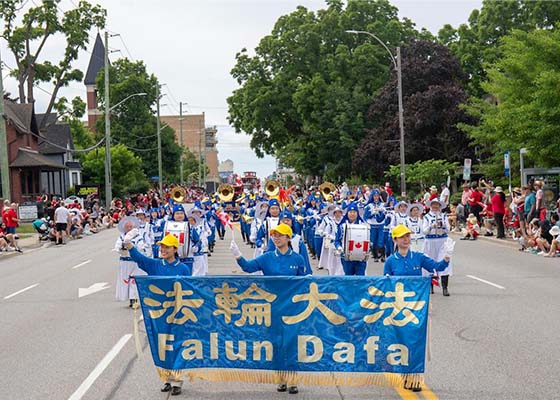 Image for article Le Falun Dafa salué à la fête du Canada à Aurora