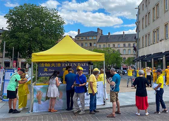 Image for article France : Présentation du Falun Dafa à Metz