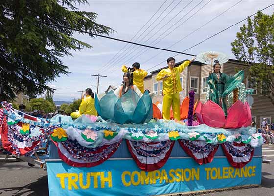 Image for article État de Washington : La participation du Falun Dafa brille lors du défilé du 4 juillet à Edmonds