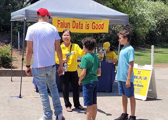 Image for article Présentation du Falun Dafa à Cal Expo, une exposition de trois week-ends