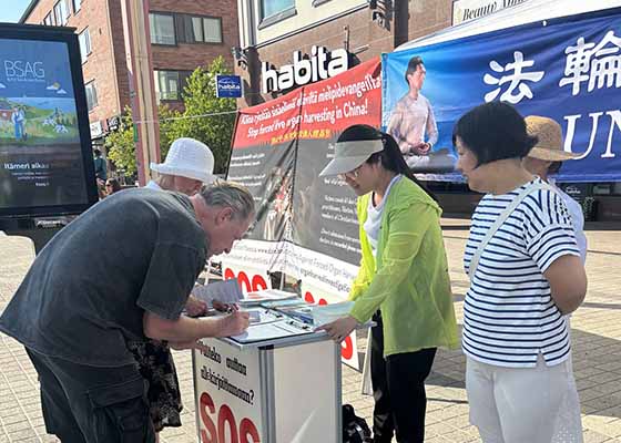 Image for article Finlande : La population soutient les efforts des pratiquants de Falun Dafa visant à mettre fin à la persécution du PCC