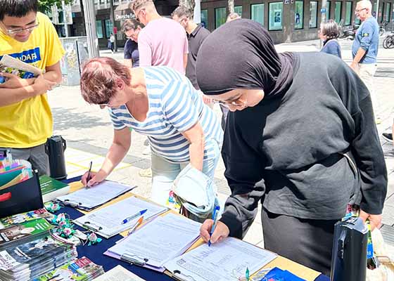 Image for article Allemagne : La population soutient les efforts des pratiquants de Falun Dafa pour mettre fin à la persécution en Chine