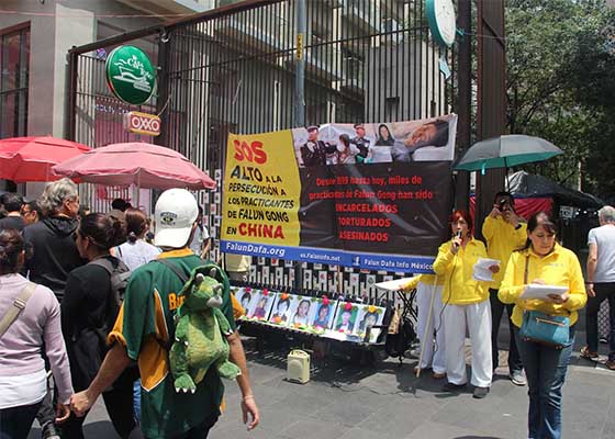 Image for article Mexique : Le public se joint aux pratiquants pour demander la fin de la persécution du Falun Dafa par le PCC