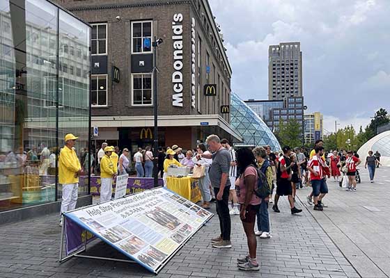 Image for article Pays-Bas : Le Falun Dafa est bien accueilli par le public lors d’une activité