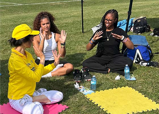Image for article Ottawa, Canada : Présentation du Falun Dafa lors de festivals multiculturels