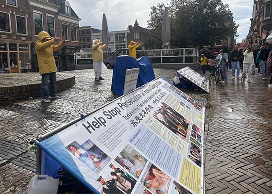 Image for article Pays-Bas : Les gens condamnent la persécution du Falun Dafa lors d’une activité à Alkmaar