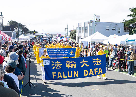 Image for article San Francisco : Un membre du Congrès exprime son soutien au Falun Gong lors du défilé de la Fog Fest