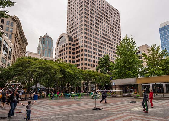 Image for article Des activités dans le centre-ville de Seattle dénoncent la persécution par le PCC