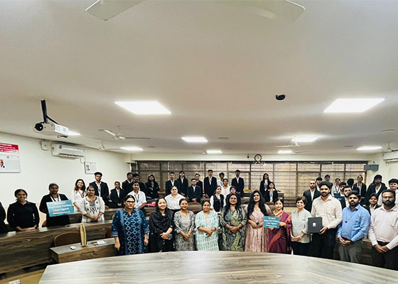 Image for article Inde : La projection d’un documentaire sur un campus universitaire sensibilise à la persécution en Chine