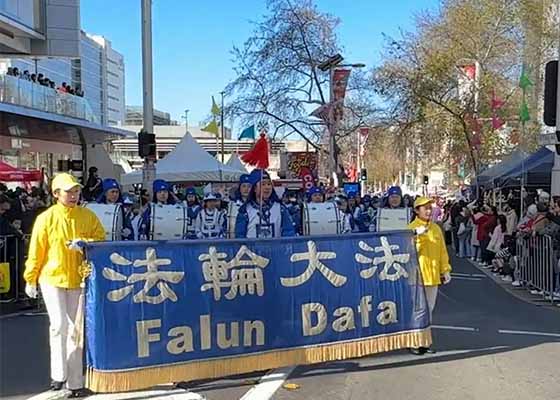 Image for article Les gens découvrent le Falun Dafa lors des festivals du printemps à Sydney, en Australie