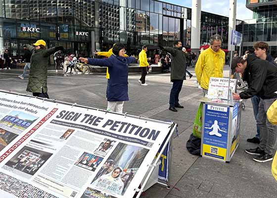 Image for article Le public néerlandais apporte son soutien pour mettre fin à la persécution du Falun Dafa