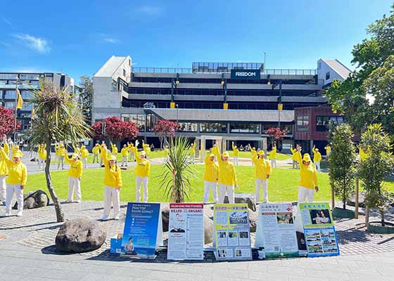 Image for article Nouvelle-Zélande : Les gens condamnent la persécution du Falun Dafa lors d’une activité à Auckland