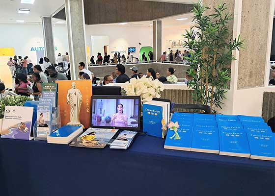 Image for article Le Falun Dafa inspire un public de tous âges au Salon du livre de la République dominicaine