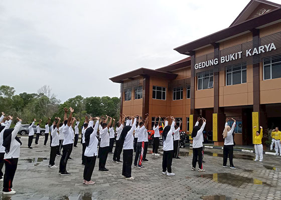 Image for article Indonésie : Les responsables des institutions publiques de la province des îles Riau accueillent le Falun Dafa