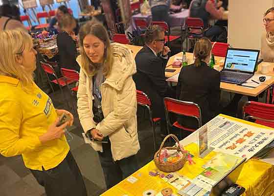 Image for article Le public polonais accueille chaleureusement le Falun Dafa lors du festival des ONG à Cracovie