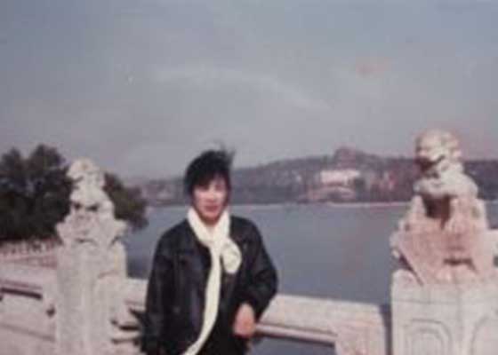 Image for article La persécution du Falun Gong a coûté la vie à une mère, dix-neuf ans après la mort de son fils décédé en détention à l’âge de 30 ans