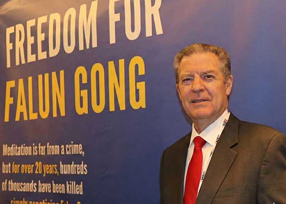 Image for article L’ancien ambassadeur américain pour la liberté religieuse internationale révèle pourquoi le PCC nourrit tant de haine envers le Falun Gong
