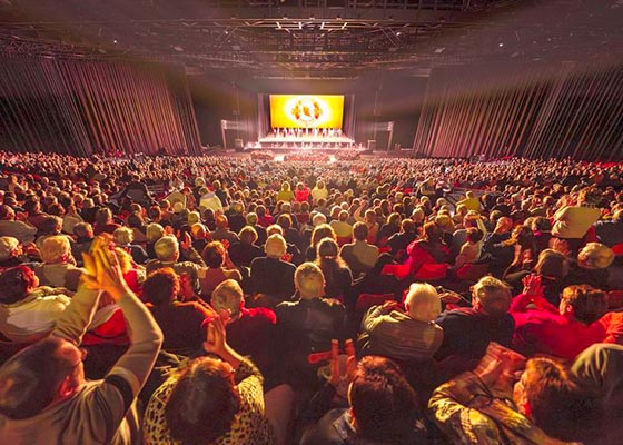 Image for article Des élus américains découvrent Shen Yun : « On repart en se sentant tellement mieux »