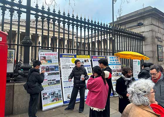 Image for article Des pratiquantes de Falun Gong agressées par des agents pro-PCC à Londres et à New York, la police ouvre des enquêtes criminelles