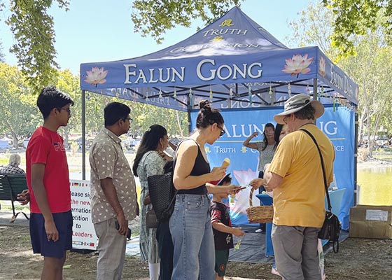 Image for article Présentation du Falun Dafa au festival de Hyde Park, en Australie‑Occidentale