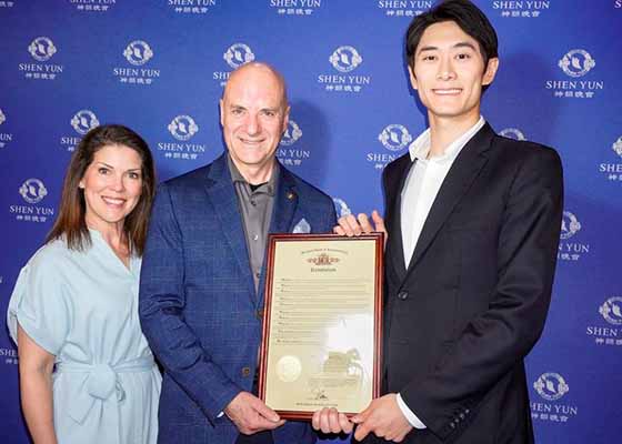 Image for article Les spectateurs à travers les continents applaudissent l’art et le courage de Shen Yun (2<sup>e</sup> partie)